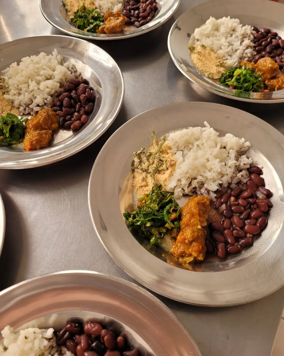 Refeições inclusas, preparadas na nossa cozinha própria com supervisão da Nutricionista.