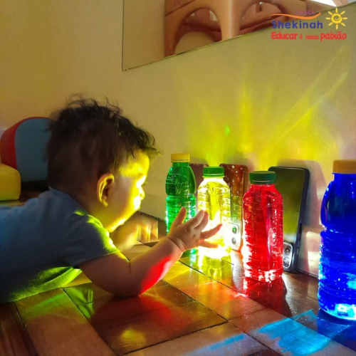 Atividades que despertam a curiosidade e aceleram o desenvolvimento do bebê.
